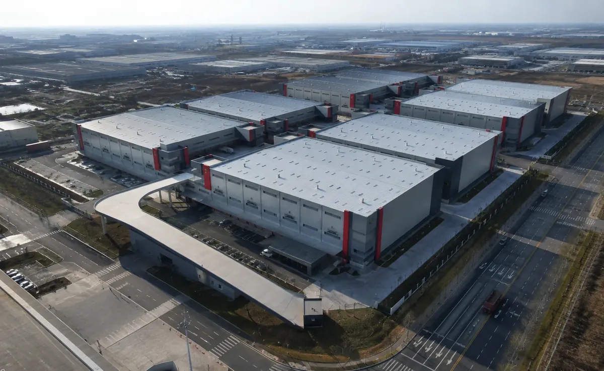 Aerial view of the Yuqi Trade Logistics Centre long-span roof buildings in Langfang